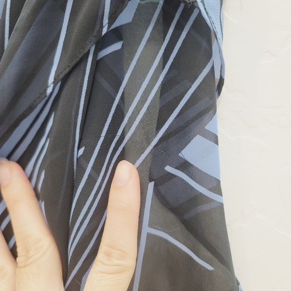 💕 Worthington Blue & Black Semi Sheer Blouse Top Women's Size Large Petite - Picture 10 of 10